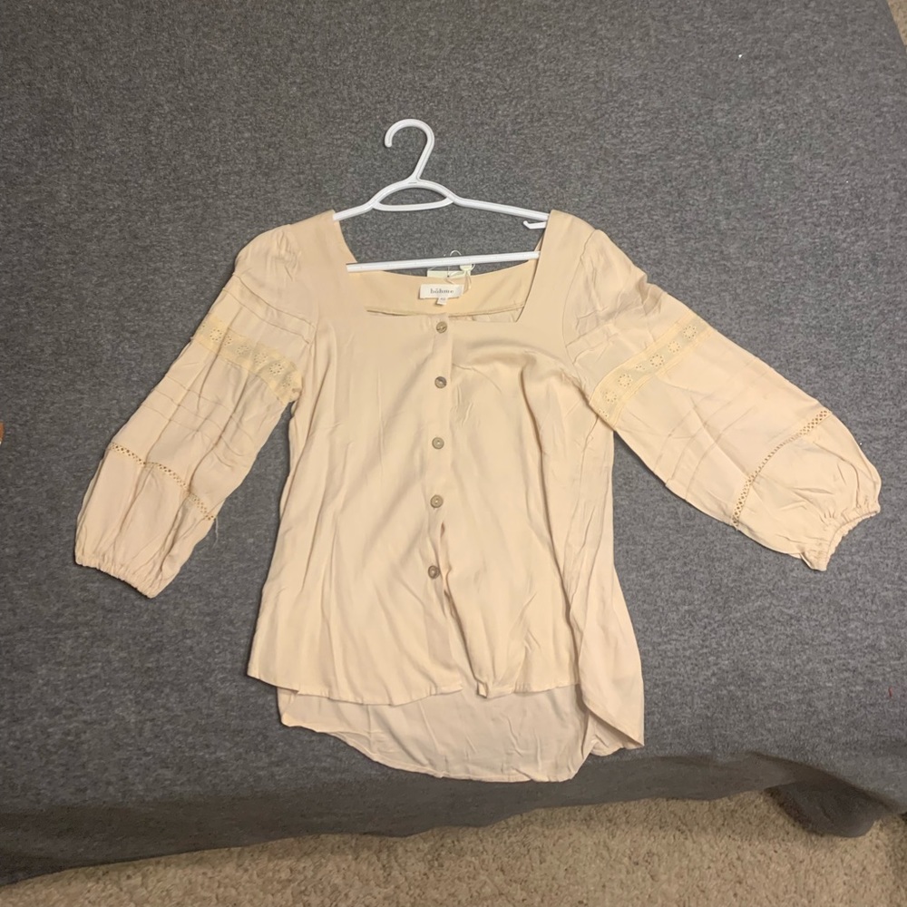 Böhme cream colored top